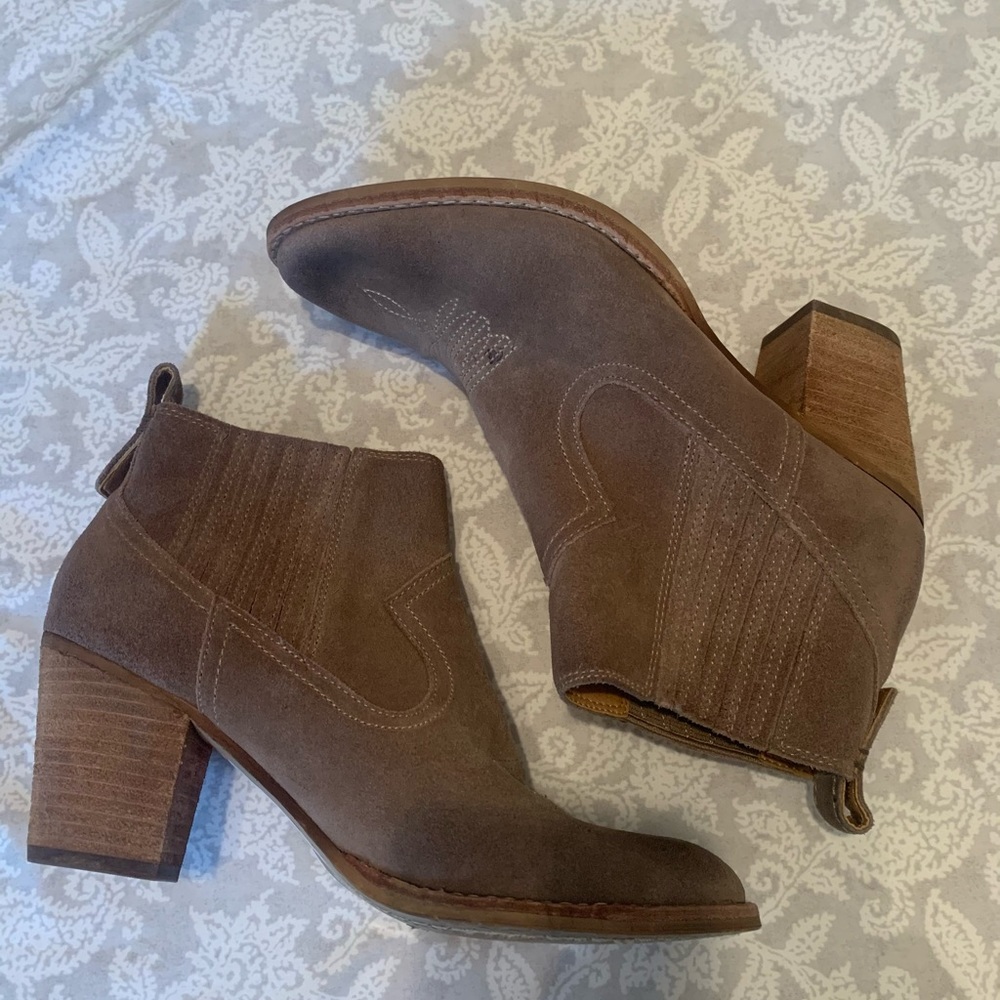 Dolce vita Carmel booties